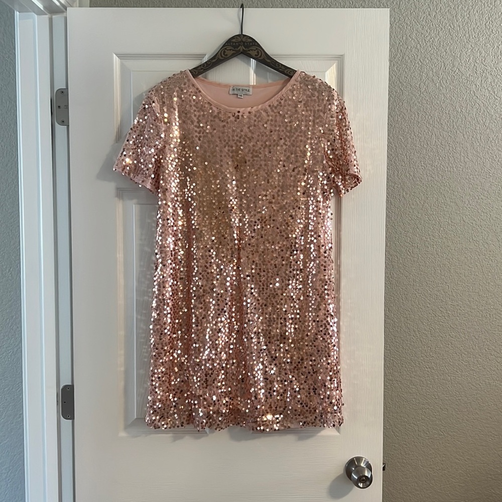 Blush pink sequin dress 💖